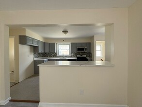 411 Manila Ave, Unit 2 in Jersey City, NJ - Building Photo - Building Photo