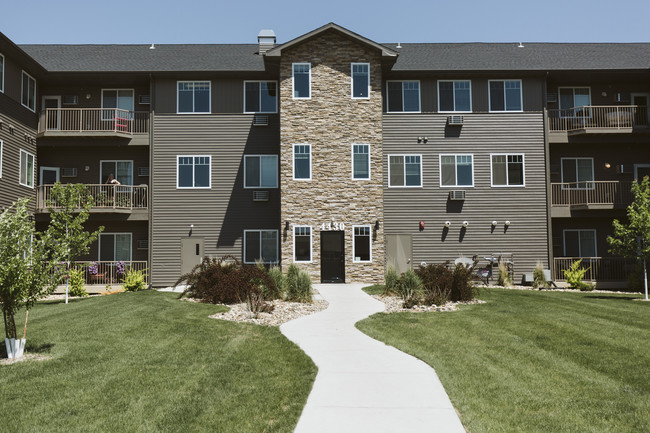 Diamond Bend Apartments in Mandan, ND - Foto de edificio - Building Photo