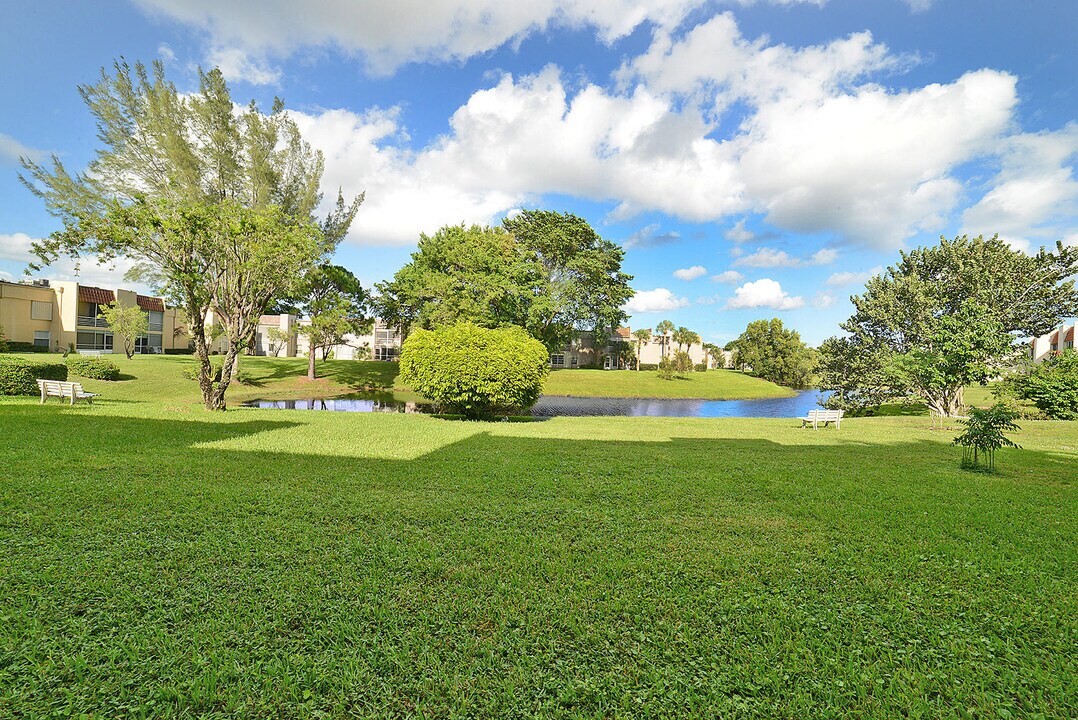 829 Camino Rd in Delray Beach, FL - Building Photo