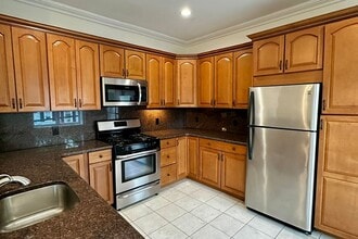 35 N Farview Ave in Paramus, NJ - Building Photo - Building Photo