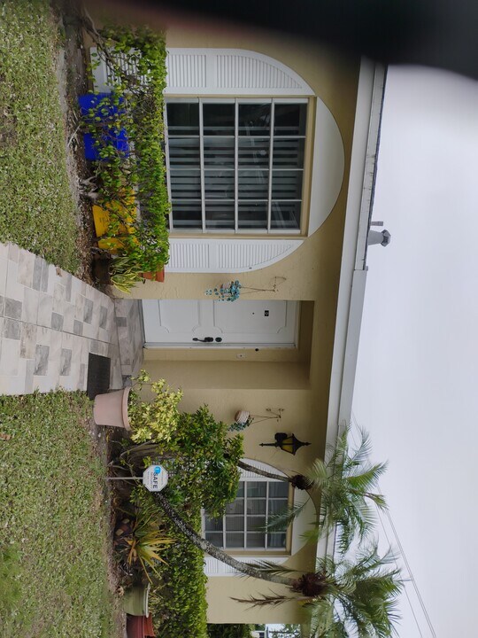 13602 Via Flora, Unit Palm greens condo one in Delray Beach, FL - Building Photo