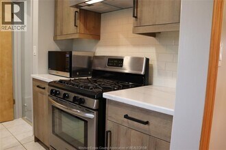3820 Karen St in Windsor, ON - Building Photo - Building Photo