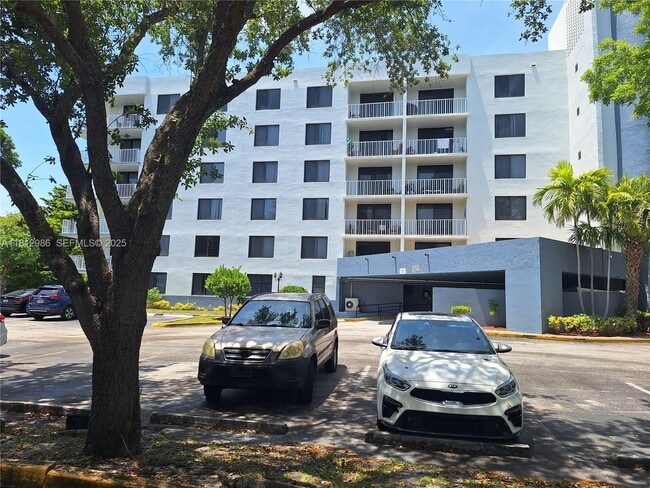 property at 901 Hillcrest Dr