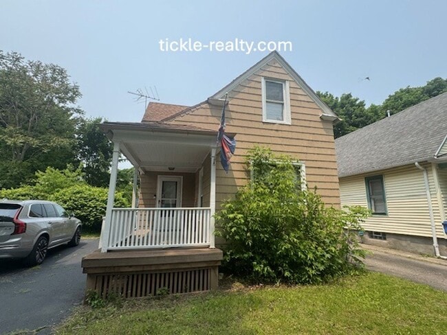 61 Beaufort St in Rochester, NY - Building Photo - Building Photo