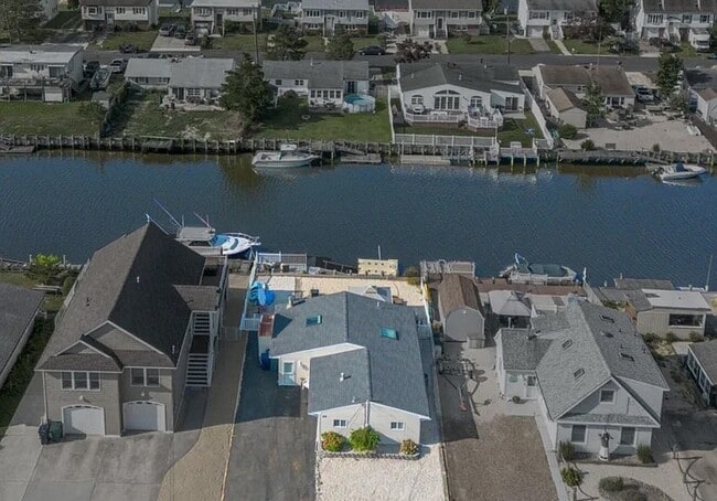 25 W Mullica Rd in Little Egg Harbor Township, NJ - Building Photo - Building Photo