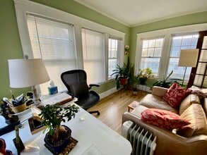 10 Margaret St, Unit 2 in Arlington, MA - Foto de edificio - Building Photo