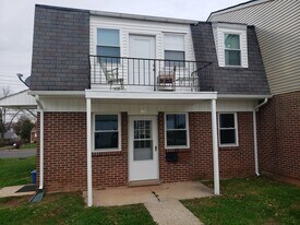 12 Reliance Ct, Unit 1st Floor in Telford, PA - Building Photo