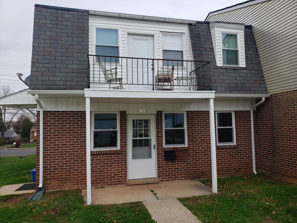 12 Reliance Ct, Unit 1st Floor in Telford, PA - Building Photo