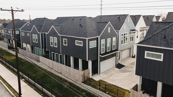 5233 Hillman St in Houston, TX - Building Photo