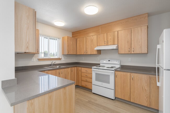 Cornelius Village Apartments in Cornelius, OR - Foto de edificio - Interior Photo