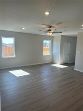 15850 Berry Hl Dr in Conroe, TX - Building Photo - Building Photo