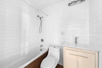 2311 Cortelyou Rd, Unit 2 in Brooklyn, NY - Building Photo - Building Photo