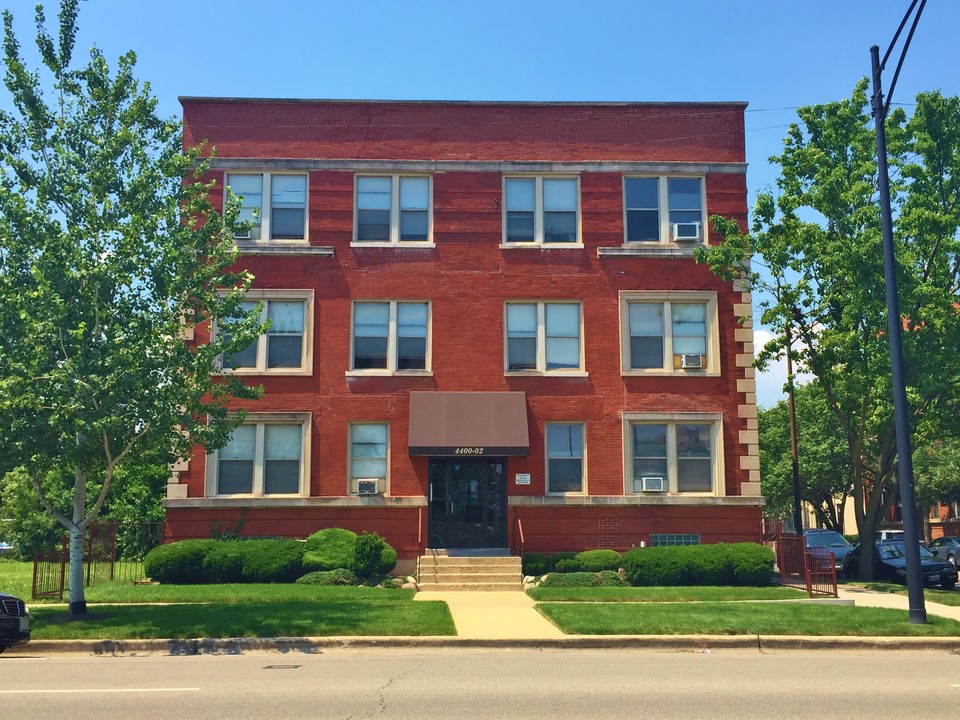 4400 S Indiana Ave in Chicago, IL - Building Photo