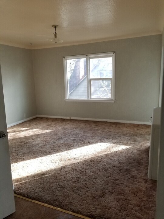 946 E Whitman St in Pocatello, ID - Building Photo