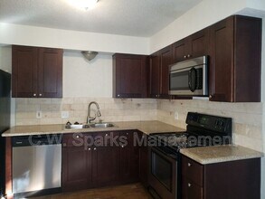 1920 W Sanford St in Arlington, TX - Building Photo - Building Photo
