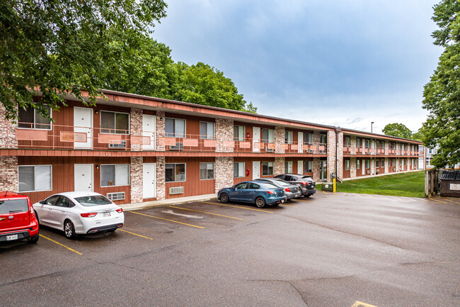 417 Washington St Apartments in Eau Claire, WI - Foto de edificio - Building Photo