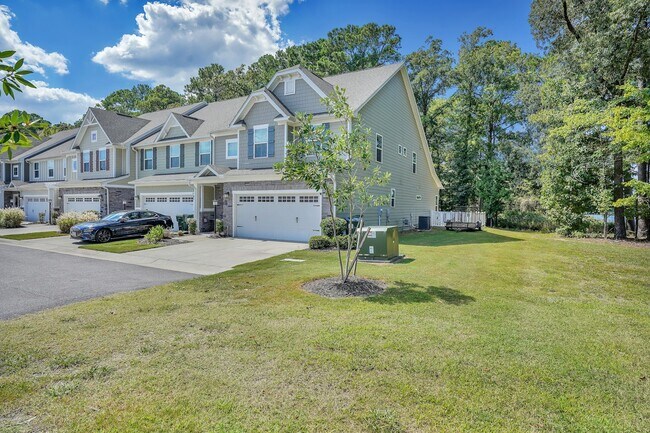 1921 Doubloon Way in Chesapeake, VA - Building Photo - Building Photo