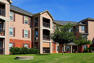 Landings at Pebble Creek in Mustang, OK - Building Photo - Building Photo