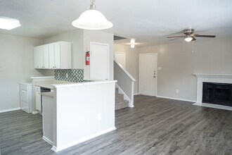 Park at Woodland Trails in Houston, TX - Foto de edificio - Building Photo