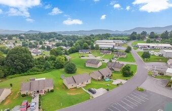 1863 Country Meadows Dr in Sevierville, TN - Building Photo - Building Photo