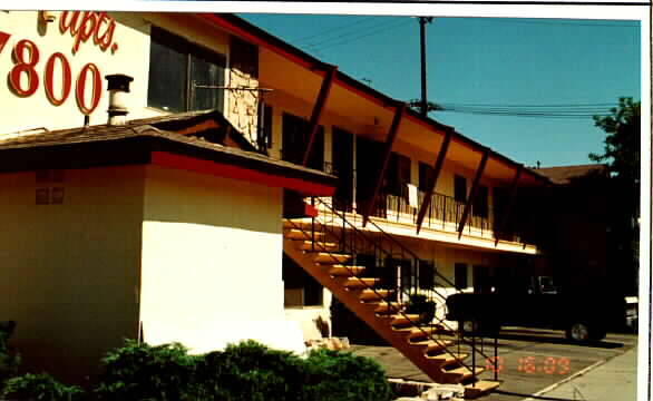 't' Apartments in Los Angeles, CA - Building Photo