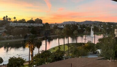 725 Echo Park Ter in Los Angeles, CA - Foto de edificio - Building Photo