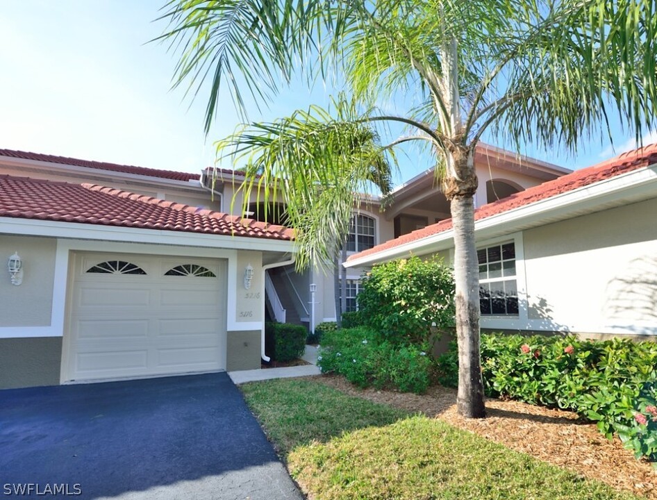 8125 Celeste Dr in Naples, FL - Building Photo