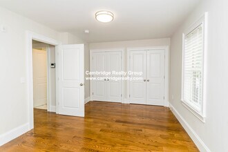 114 Columbia St, Unit 2B in Cambridge, MA - Foto de edificio - Building Photo