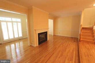 10502 James Wren Way in Fairfax, VA - Building Photo - Building Photo