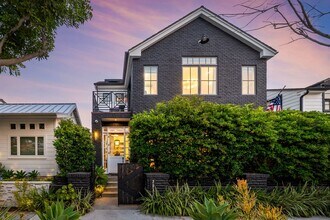 2037 E Ocean Blvd in Newport Beach, CA - Building Photo - Building Photo