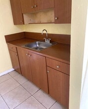 2545 York St in Opa Locka, FL - Building Photo - Building Photo