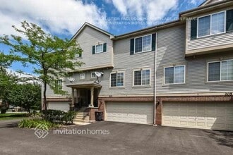 203 Monarch Dr in Streamwood, IL - Building Photo - Building Photo