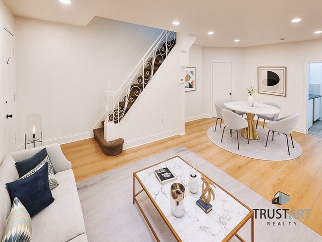 property at 1910 N Myrtlewood St