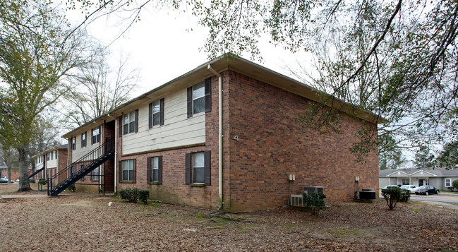 Canton Manor Apartments in Canton, MS - Building Photo - Building Photo