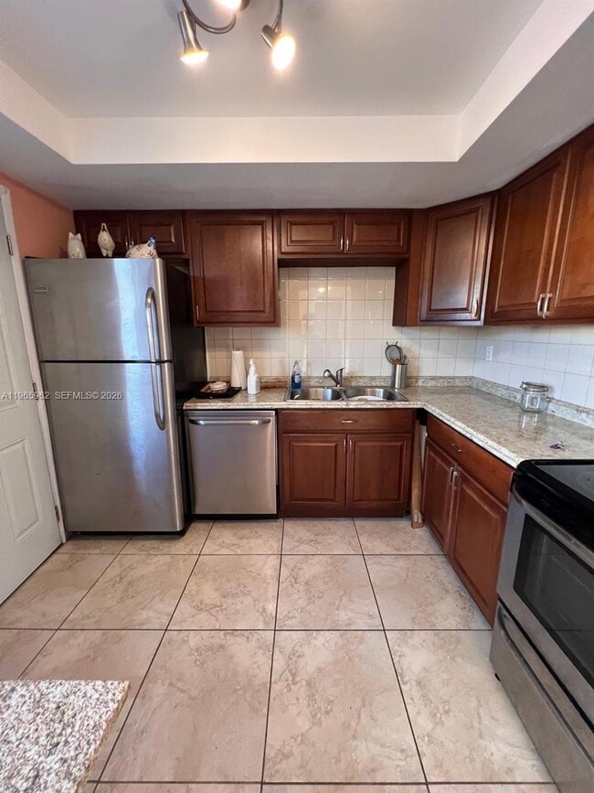 1591 NE Miami Gardens Dr in Miami, FL - Building Photo - Building Photo