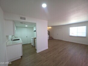 4023 S 44th Way in Phoenix, AZ - Building Photo - Building Photo