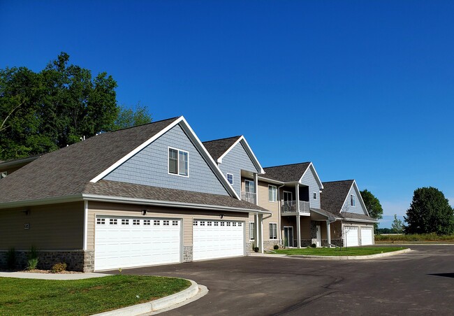 Mulliner Crossing in Hobart, WI - Building Photo - Building Photo