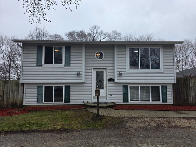 4529 74th Pl in Kenosha, WI - Building Photo - Building Photo