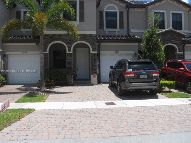 15070 SW 117th Way in Miami, FL - Building Photo - Building Photo