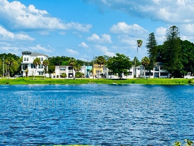 1525 5th St N in St. Petersburg, FL - Building Photo
