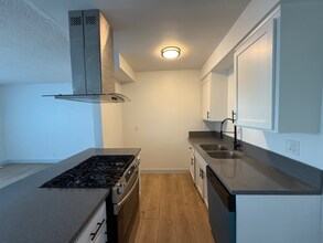 1135 Martin Luther King Jr Ave in Long Beach, CA - Building Photo - Building Photo