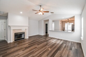 8030 Welbeck Ln in Jacksonville, FL - Building Photo - Building Photo