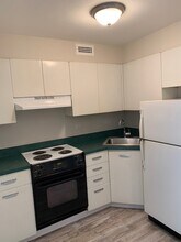 12700 Lake Ave, Unit 811 in Lakewood, OH - Building Photo - Building Photo