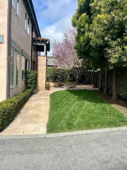 445 Purisima Way in Half Moon Bay, CA - Building Photo - Building Photo