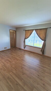 39671 Warren Ln photo'