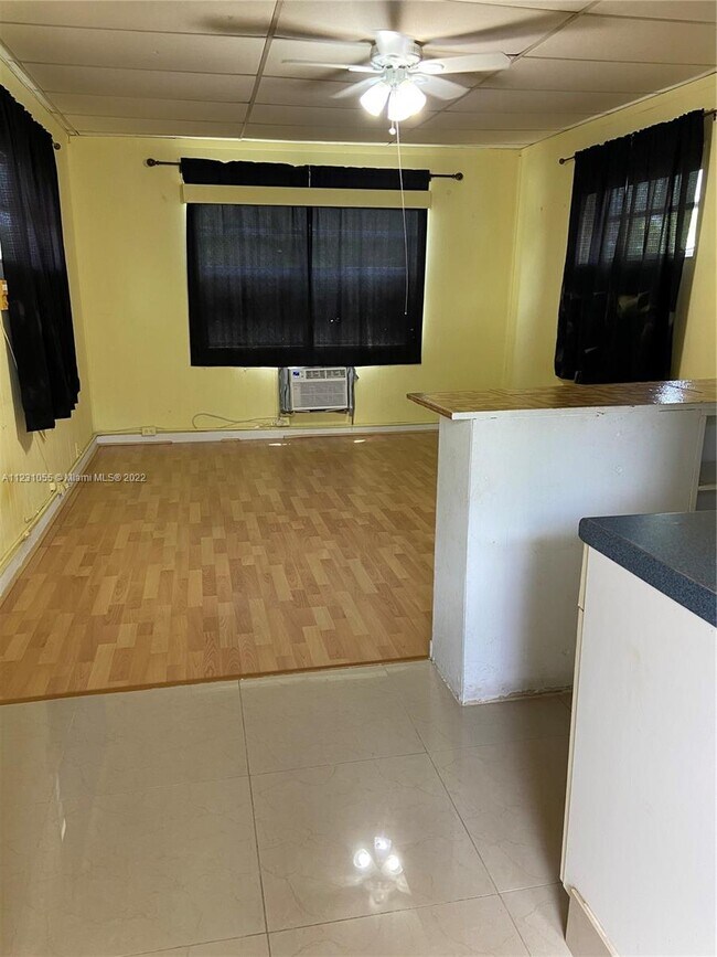 602 SW 8th Ave-Unit -0 in Hallandale Beach, FL - Building Photo - Building Photo