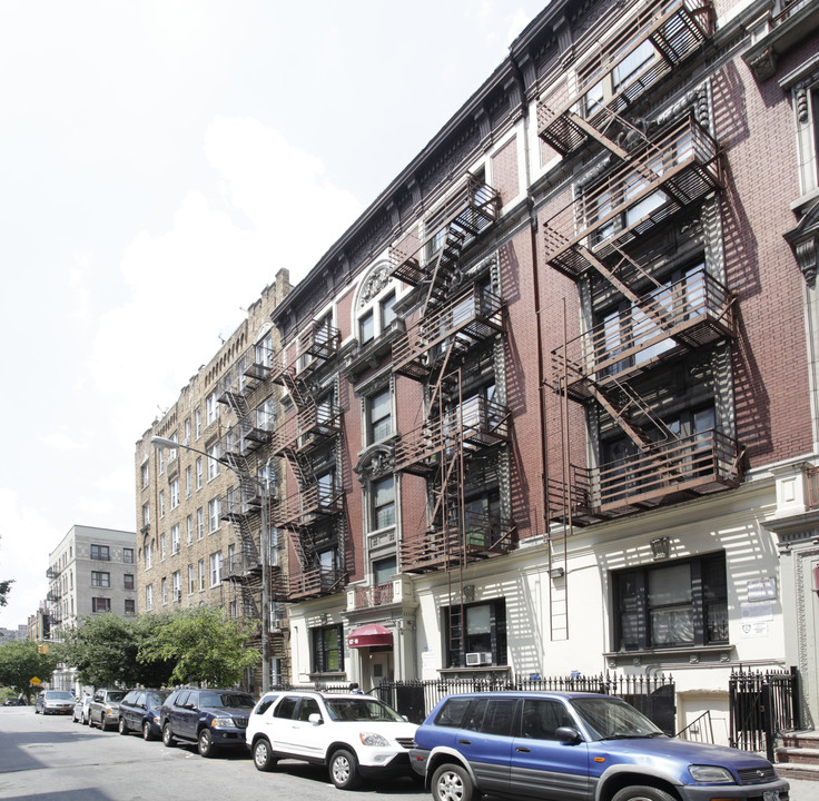 607 W 184th St in New York, NY - Building Photo