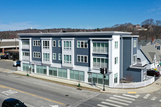 887 Massachusetts Ave in Arlington, MA - Building Photo - Primary Photo