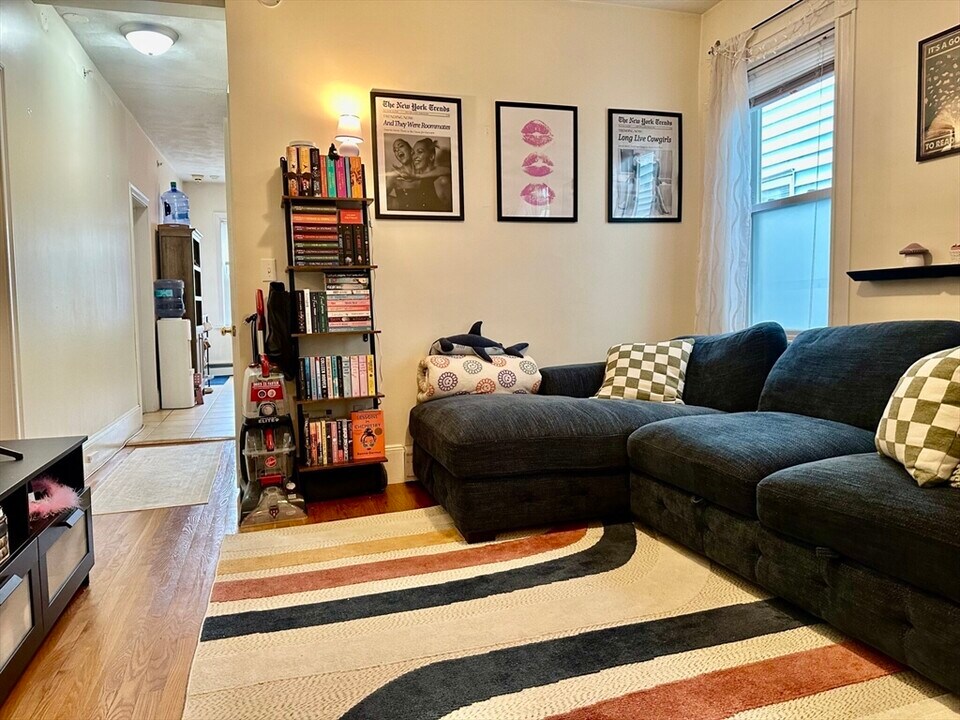 12-14 Marcella St in Cambridge, MA - Building Photo