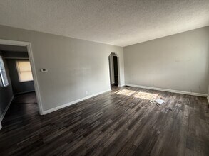 3718 Charloe Ct in Cincinnati, OH - Building Photo - Building Photo